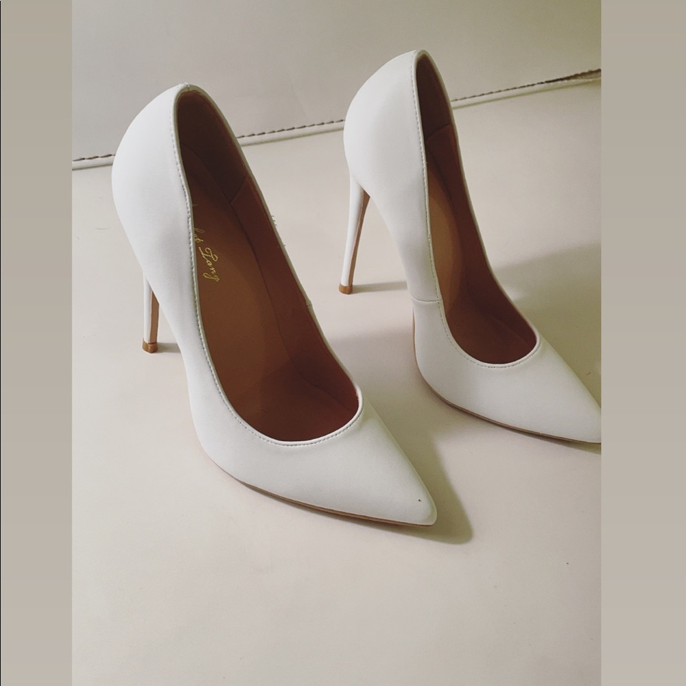 White heels, pumps